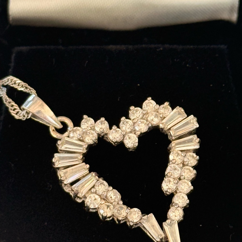 Elegant Silver Heart Pendant Necklace